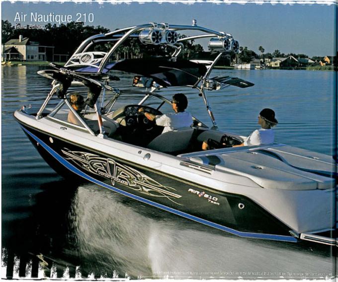 Click image for larger version

Name:	boat - 2006.jpg
Views:	3742
Size:	74.6 KB
ID:	466141