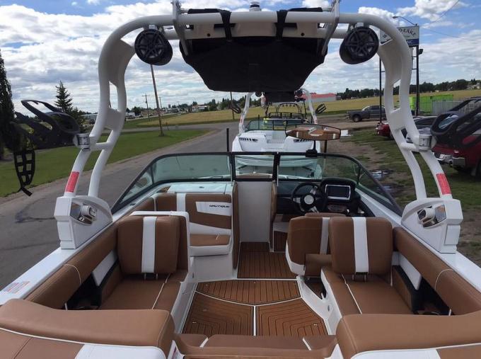 Click image for larger version

Name:	boat.JPG
Views:	433
Size:	58.1 KB
ID:	478267