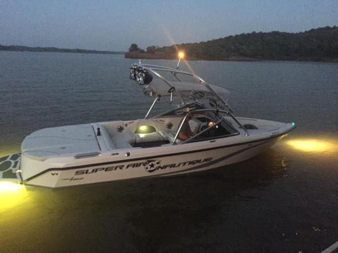 Click image for larger version

Name:	boatlight1.jpg
Views:	576
Size:	38.6 KB
ID:	490401