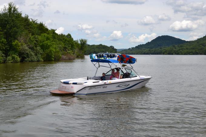Click image for larger version

Name:	BoatPic.2JPG.JPG
Views:	1699
Size:	50.5 KB
ID:	528481
