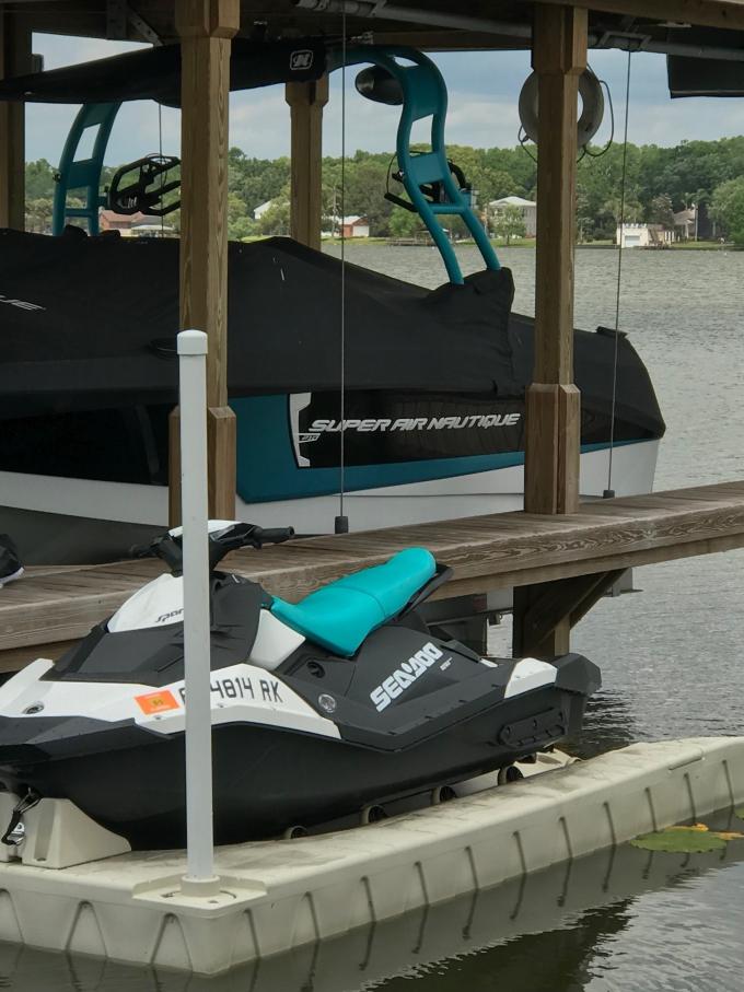 Click image for larger version

Name:	nautique.jpg
Views:	330
Size:	80.3 KB
ID:	594328