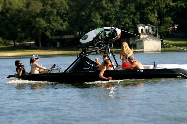 Click image for larger version

Name:	boat_3_232.jpg
Views:	1853
Size:	41.5 KB
ID:	355632