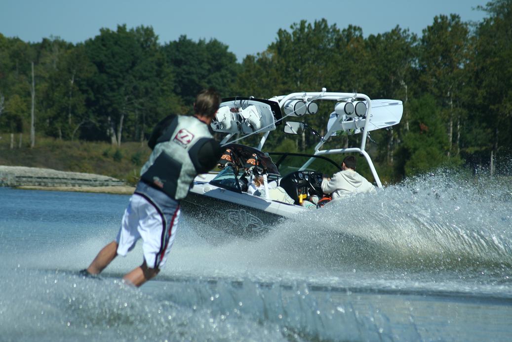 Click image for larger version

Name:	boat_clear_joe_foreground__small_.jpg
Views:	474
Size:	120.2 KB
ID:	355816