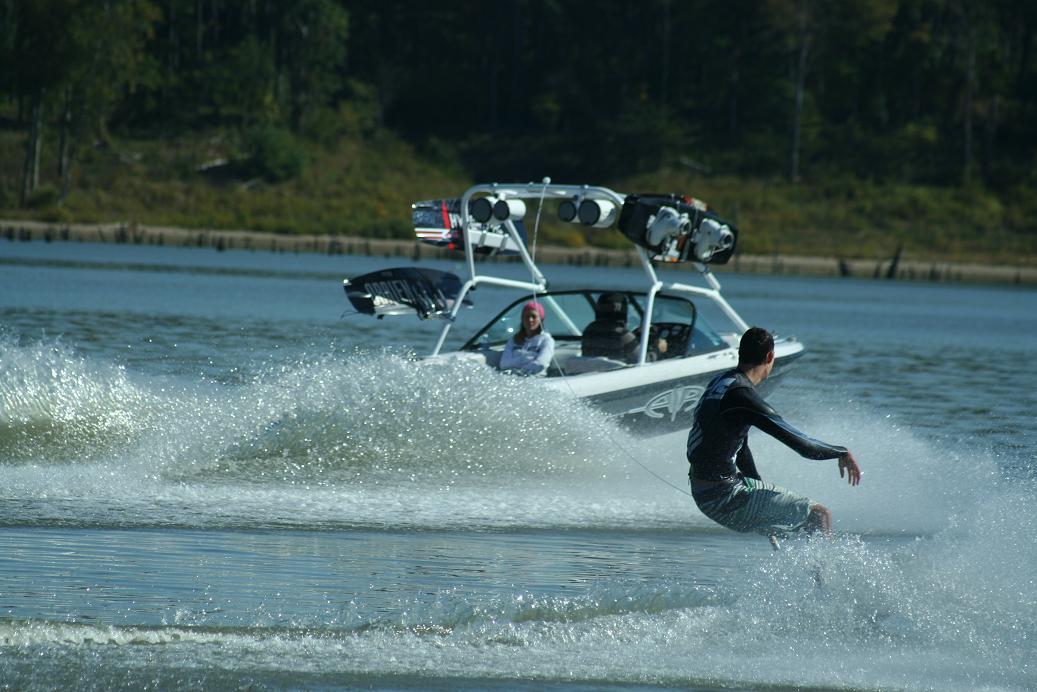 Click image for larger version

Name:	logan_cutting_in_and_boat__small_.jpg
Views:	485
Size:	116.4 KB
ID:	355817