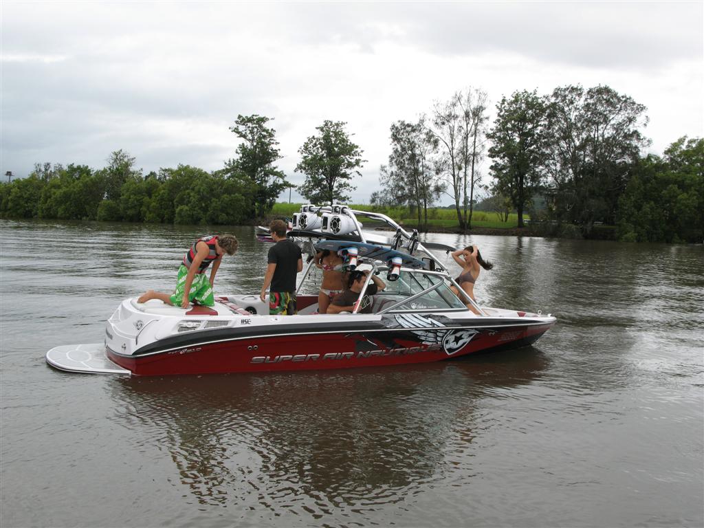 Click image for larger version

Name:	nautique_owners_08_056__large_.jpg
Views:	416
Size:	131.4 KB
ID:	356047
