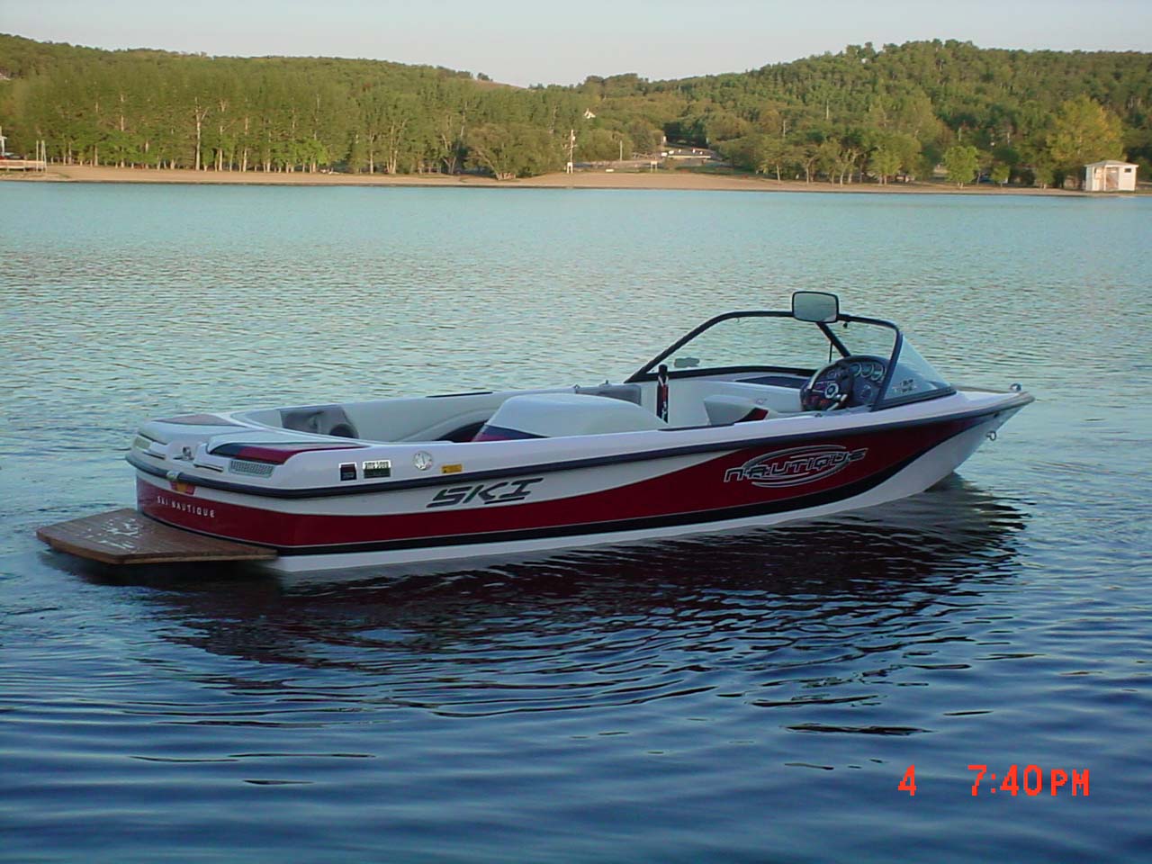 Click image for larger version

Name:	02_nautique_floating.jpg
Views:	283
Size:	171.2 KB
ID:	356076