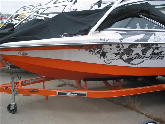 Click image for larger version

Name:	boat2_982.jpg
Views:	2709
Size:	46.4 KB
ID:	356148