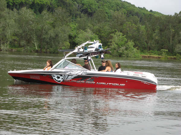 Click image for larger version

Name:	nautique_owners_08_028.jpg
Views:	3409
Size:	52.0 KB
ID:	356355