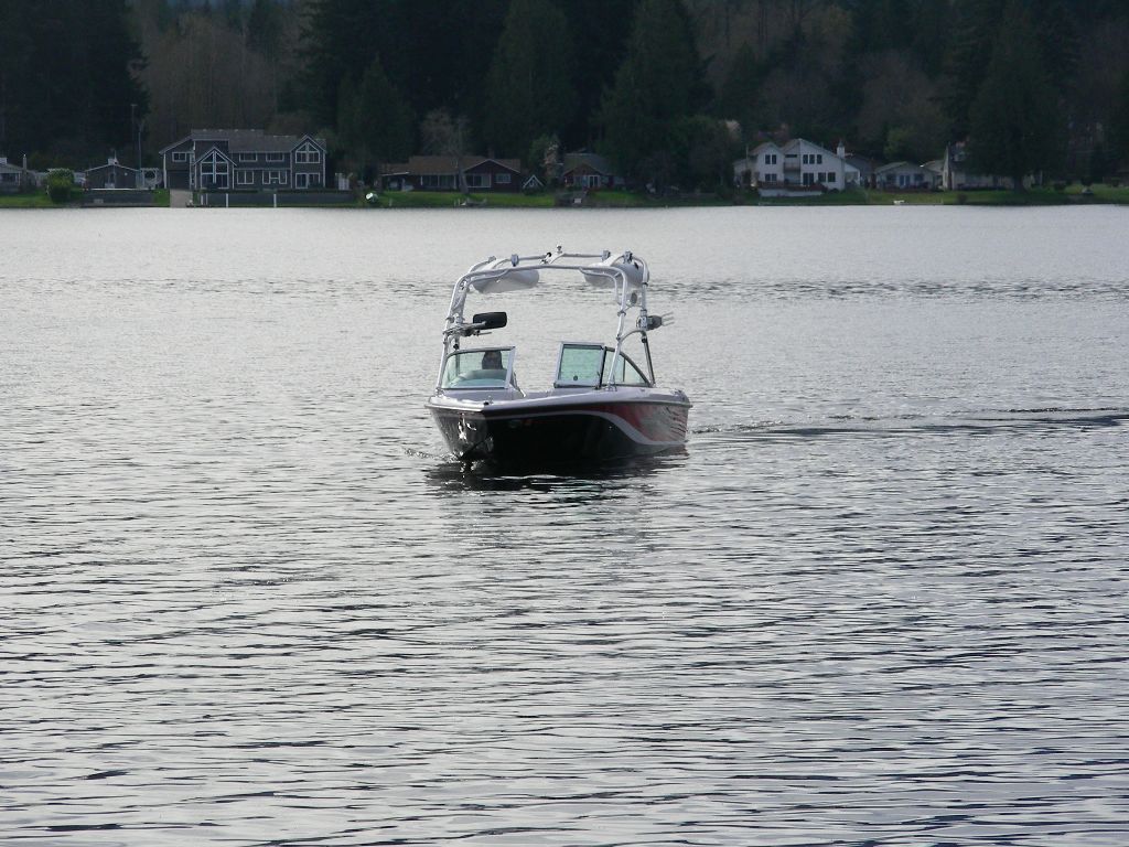 Click image for larger version

Name:	boat_in_water_002.jpg
Views:	1055
Size:	171.4 KB
ID:	356719