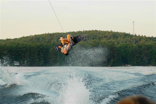 Click image for larger version

Name:	wakeboarding6-08_013__small_.jpg
Views:	249
Size:	43.8 KB
ID:	356750
