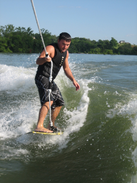 Click image for larger version

Name:	wakesurfing_2009_016.jpg
Views:	971
Size:	171.6 KB
ID:	356991