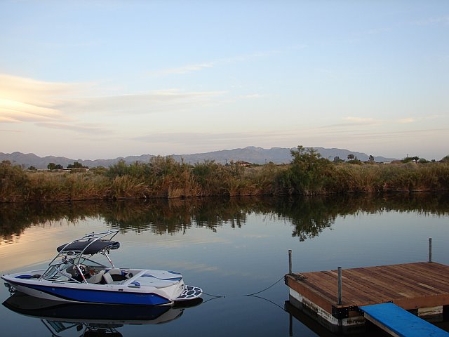 Click image for larger version

Name:	dock_003.jpg
Views:	1366
Size:	48.5 KB
ID:	357124