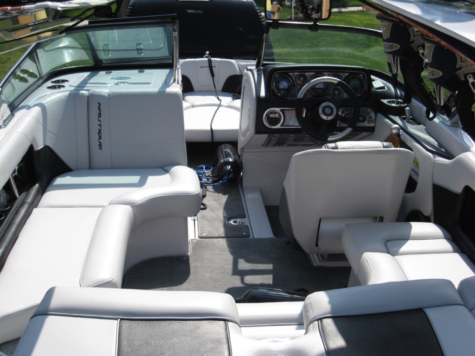 Click image for larger version

Name:	boat_026_small.jpg
Views:	923
Size:	305.8 KB
ID:	357381