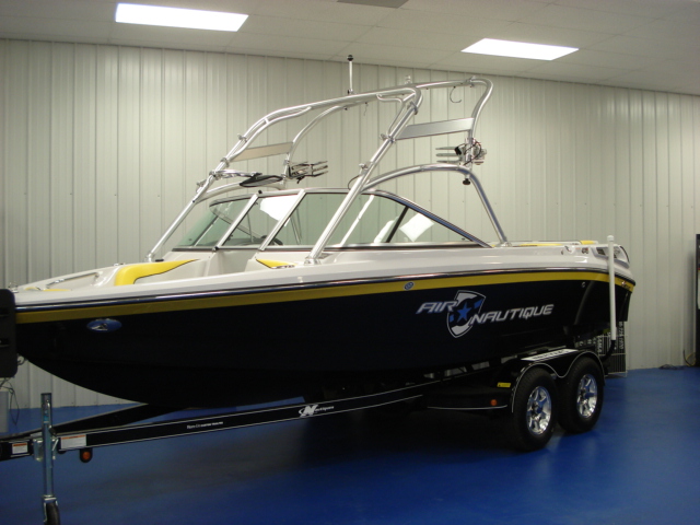 Click image for larger version

Name:	nautique_210_team_001.jpg
Views:	1248
Size:	146.0 KB
ID:	357434