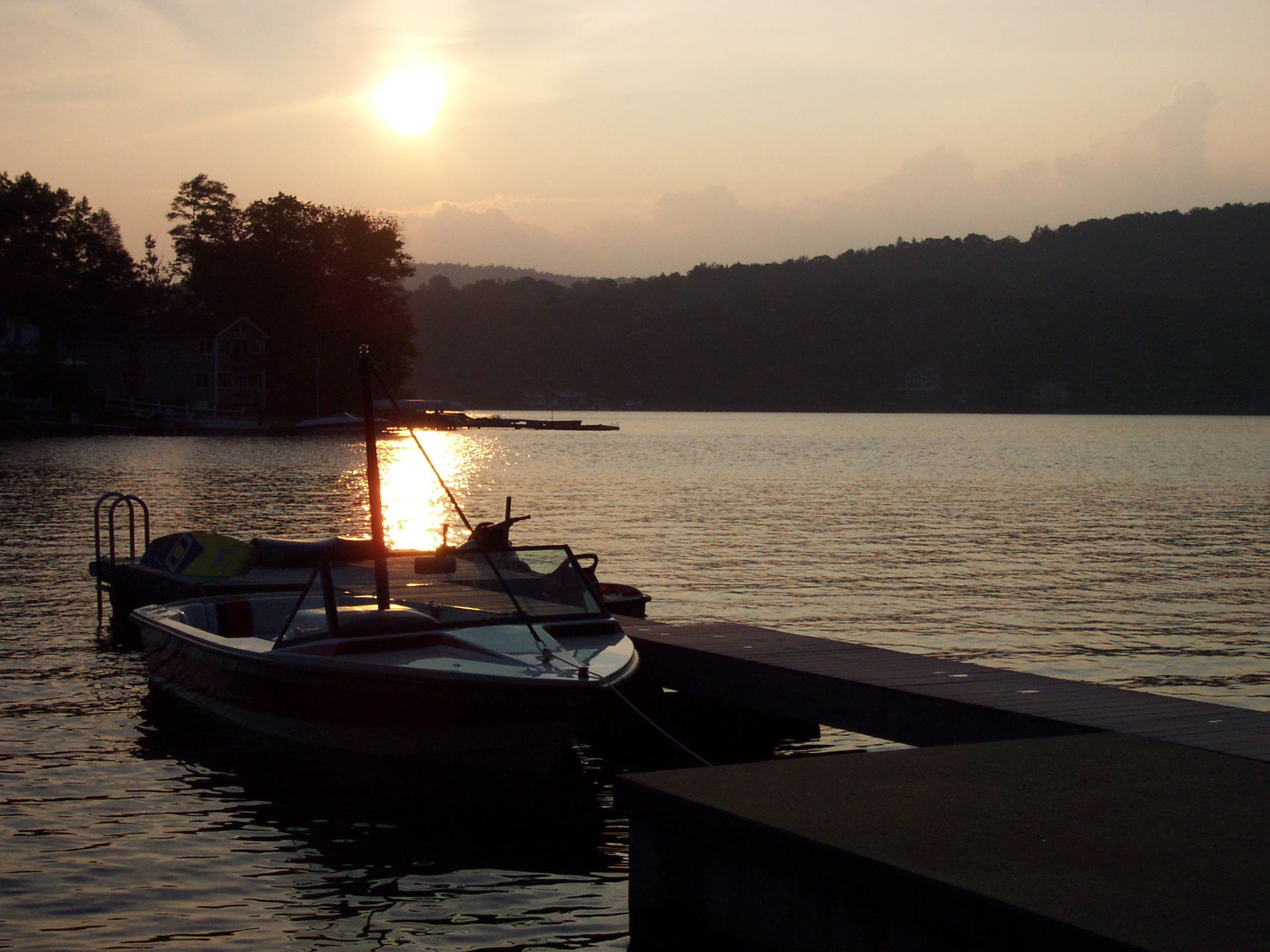 Click image for larger version

Name:	sunset_boat.jpg
Views:	1258
Size:	662.4 KB
ID:	357461