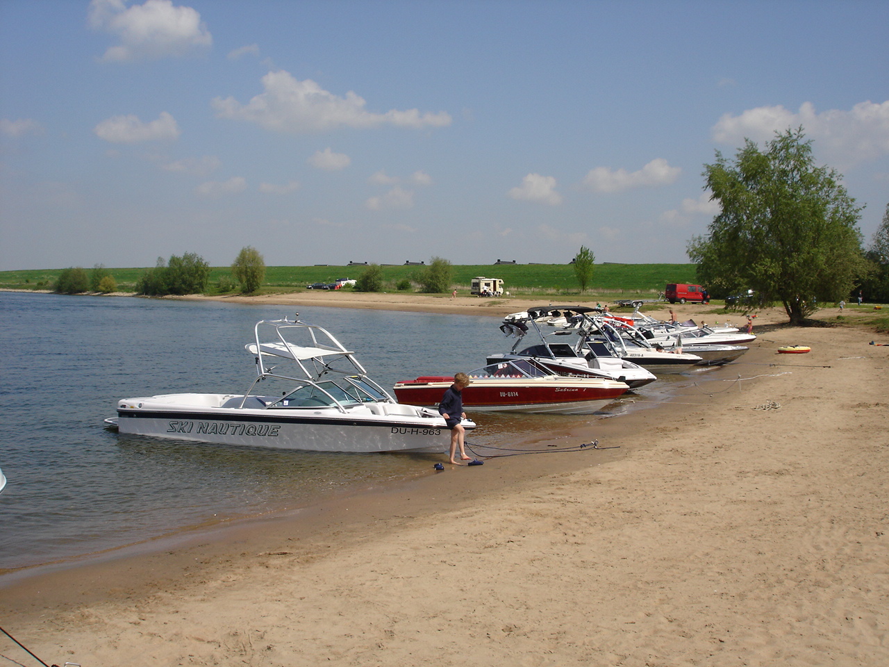 Click image for larger version

Name:	boat_2009_olli_and_nick_bbq_049.jpg
Views:	509
Size:	510.6 KB
ID:	357748