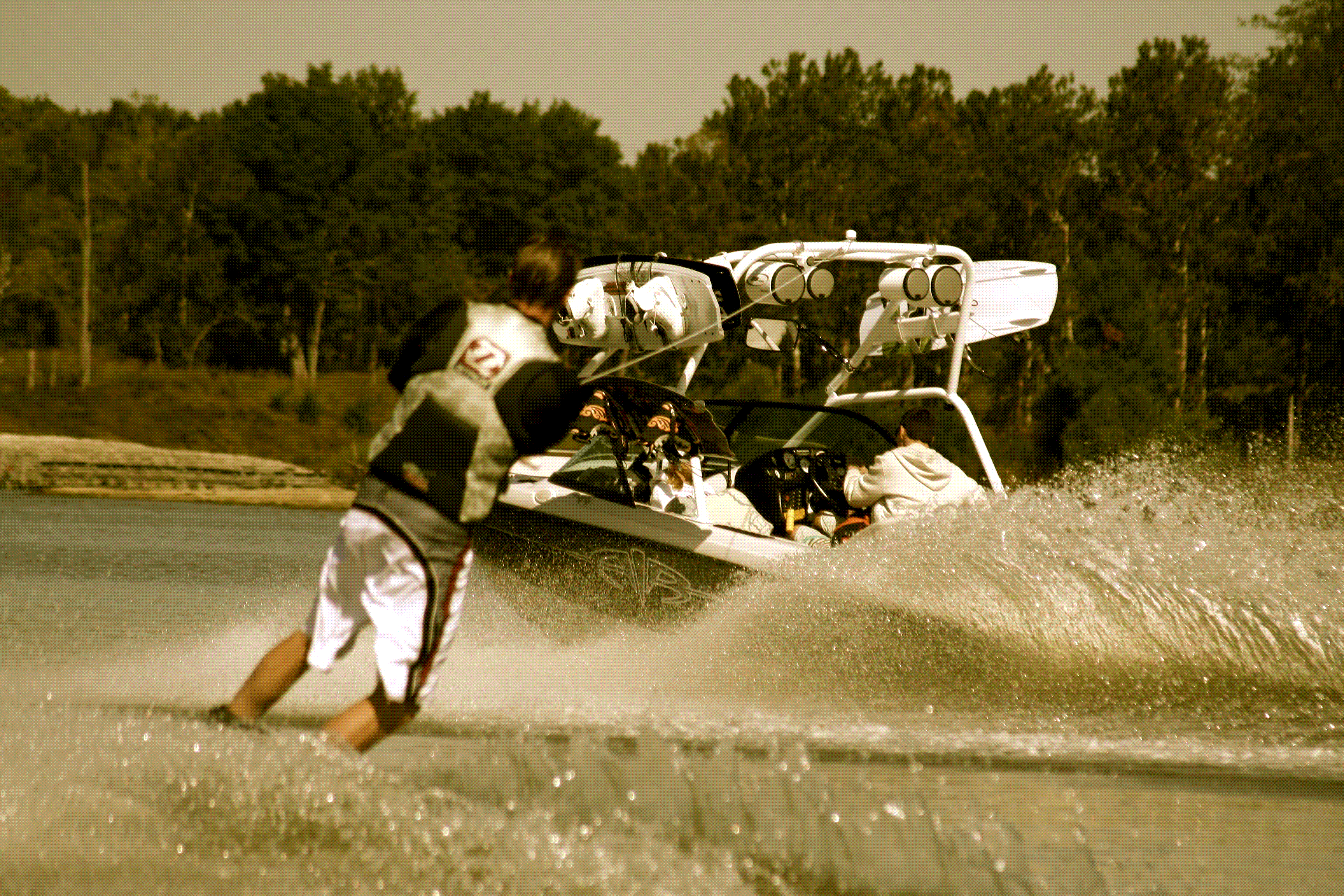 Click image for larger version

Name:	boat_clear_joe_foreground_1_.gif
Views:	746
Size:	1.62 MB
ID:	359019