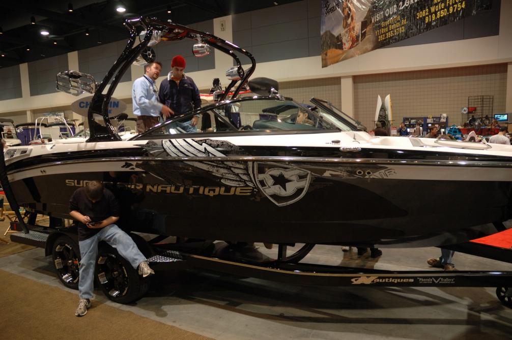 Click image for larger version

Name:	boat show 2010_0006.jpg
Views:	352
Size:	94.1 KB
ID:	359242