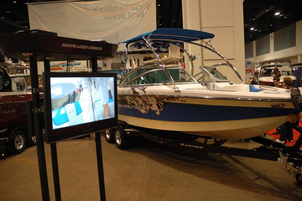 Click image for larger version

Name:	boat show 2010_0011.jpg
Views:	321
Size:	93.1 KB
ID:	359246