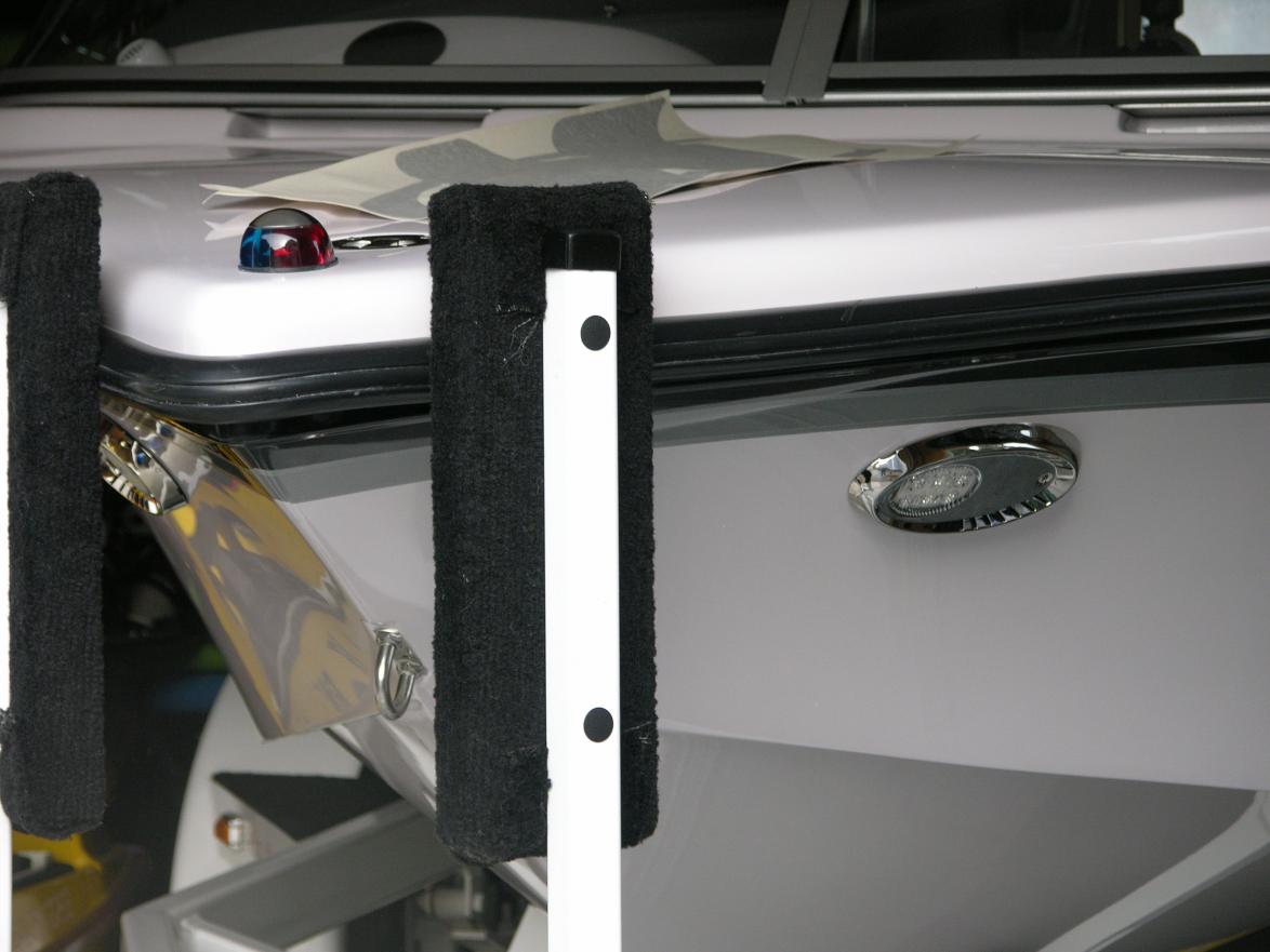 Click image for larger version

Name:	Docking lights 003.jpg
Views:	355
Size:	84.5 KB
ID:	359838