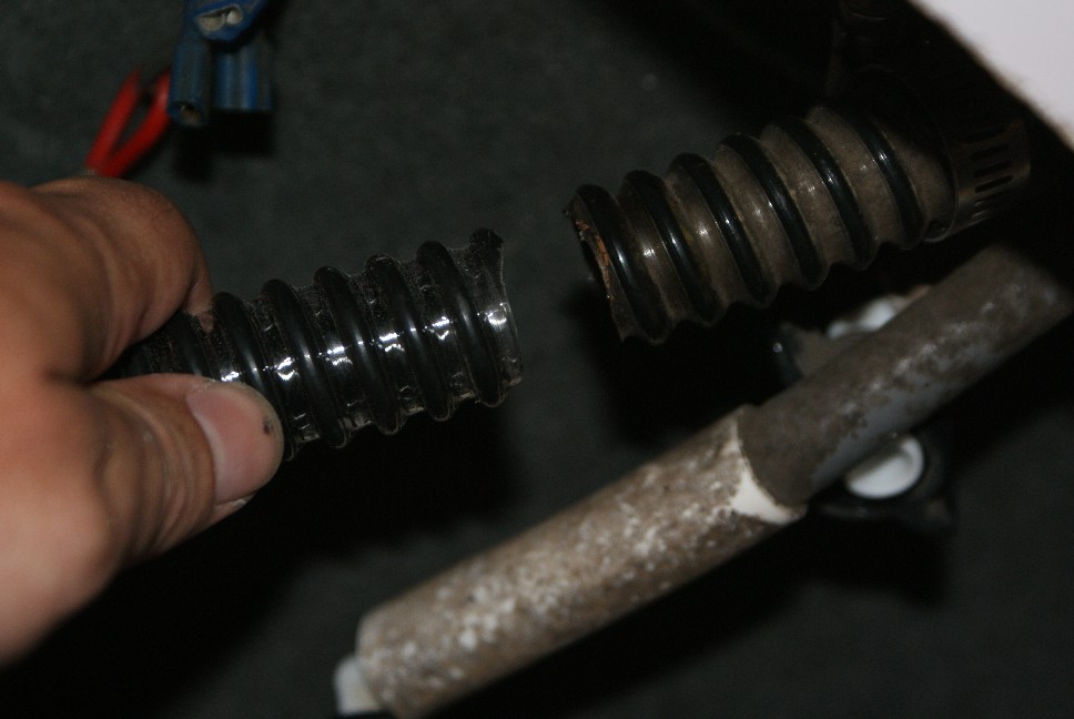 Click image for larger version

Name:	Bow sac vent to old seacock control vent.jpg
Views:	1343
Size:	86.9 KB
ID:	360070