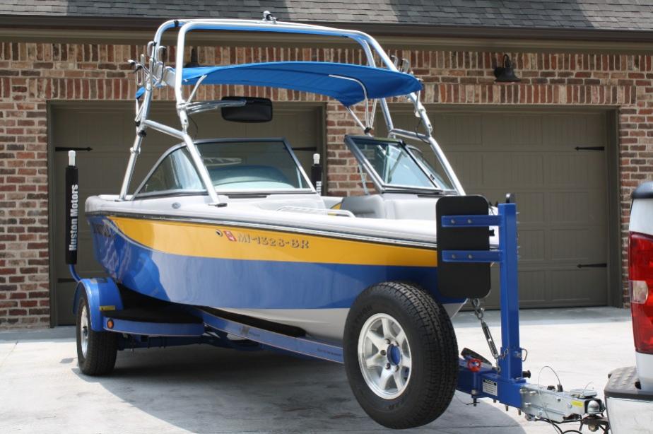 Click image for larger version

Name:	2009 Ski Nautique 206 Team 01.jpg
Views:	540
Size:	83.3 KB
ID:	362212
