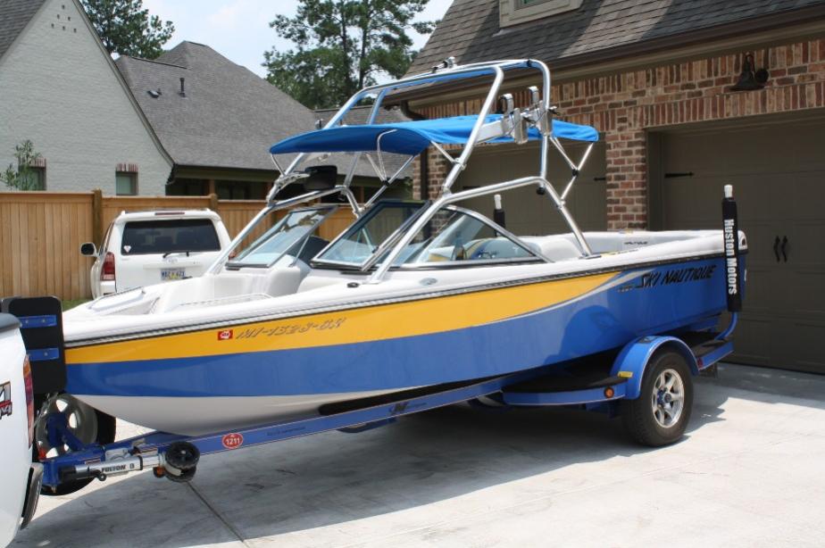 Click image for larger version

Name:	2009 Ski Nautique 206 Team 03a.jpg
Views:	712
Size:	83.3 KB
ID:	362214