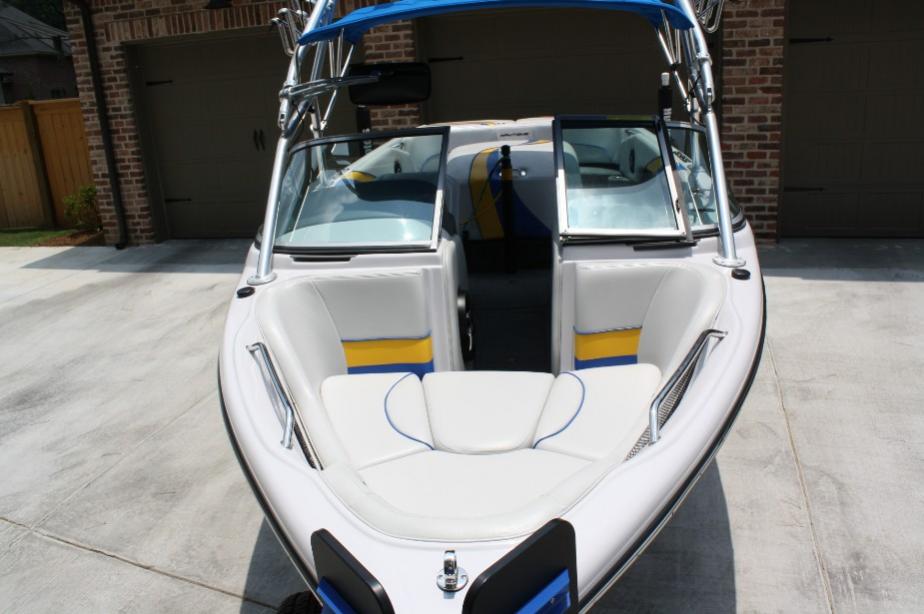 Click image for larger version

Name:	2009 Ski Nautique 206 Team 04a.jpg
Views:	507
Size:	63.4 KB
ID:	362215
