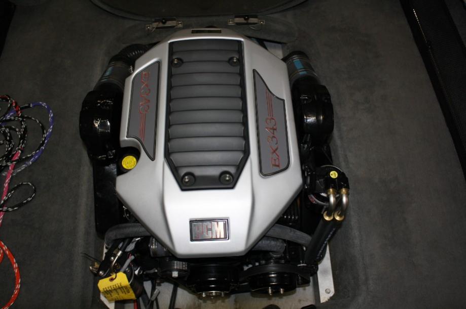 Click image for larger version

Name:	2009 Ski Nautique 206 Team 06a.jpg
Views:	473
Size:	53.7 KB
ID:	362217