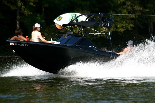 Click image for larger version

Name:	boat_2_607.jpg
Views:	1190
Size:	38.4 KB
ID:	365402