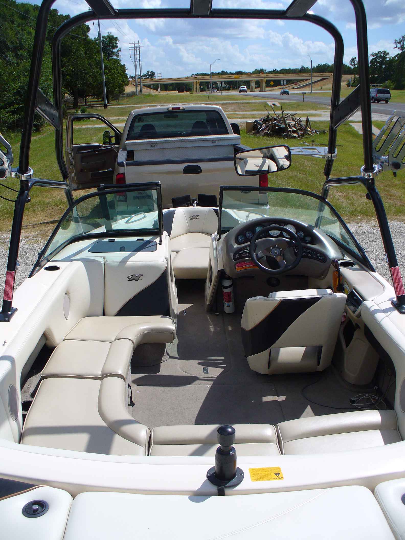 Click image for larger version

Name:	nautique2_157.jpg
Views:	3416
Size:	259.9 KB
ID:	369749