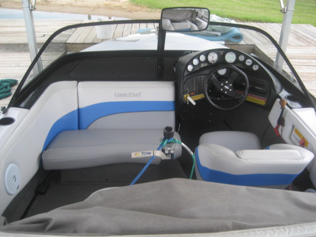 Click image for larger version

Name:	97_nautique_interior.jpg
Views:	895
Size:	92.1 KB
ID:	369868