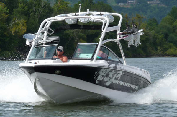Click image for larger version

Name:	brian_and_boat.jpg
Views:	1124
Size:	35.8 KB
ID:	370163