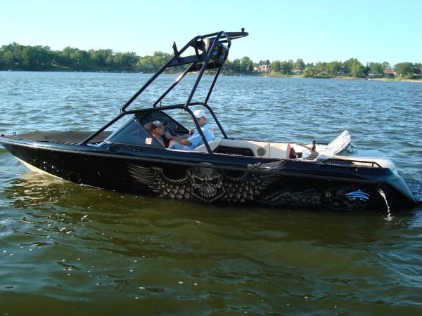 Click image for larger version

Name:	skull_boat2.jpg
Views:	1805
Size:	44.4 KB
ID:	370299