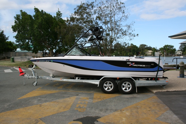 Click image for larger version

Name:	boat_side_386.jpg
Views:	802
Size:	139.3 KB
ID:	370422