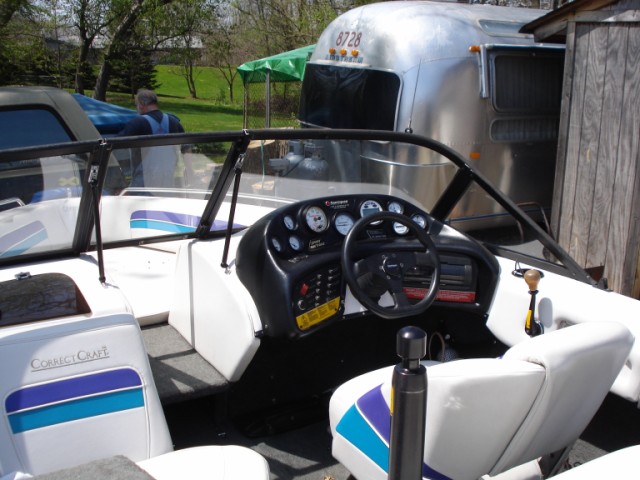 Click image for larger version

Name:	luke_s_ski_nautique_015__640x480_.jpg
Views:	585
Size:	99.4 KB
ID:	370860
