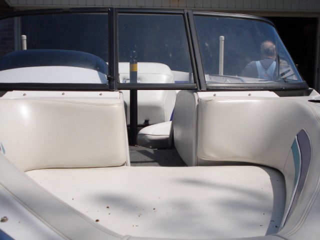 Click image for larger version

Name:	luke_s_ski_nautique_011__640x480_.jpg
Views:	568
Size:	58.5 KB
ID:	370861