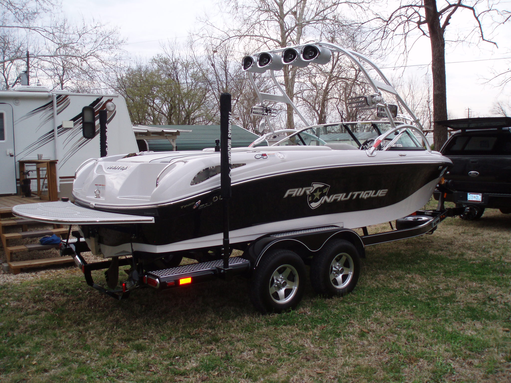 Click image for larger version

Name:	nautique_162.jpg
Views:	1281
Size:	730.1 KB
ID:	370877