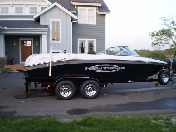 Click image for larger version

Name:	nautique211_b.jpg
Views:	503
Size:	82.7 KB
ID:	371004