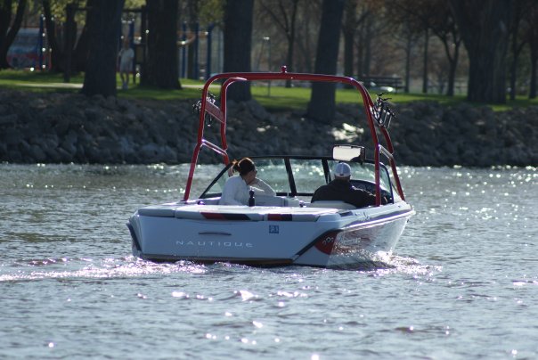 Click image for larger version

Name:	rear_end_nautique.jpg
Views:	578
Size:	56.1 KB
ID:	371065
