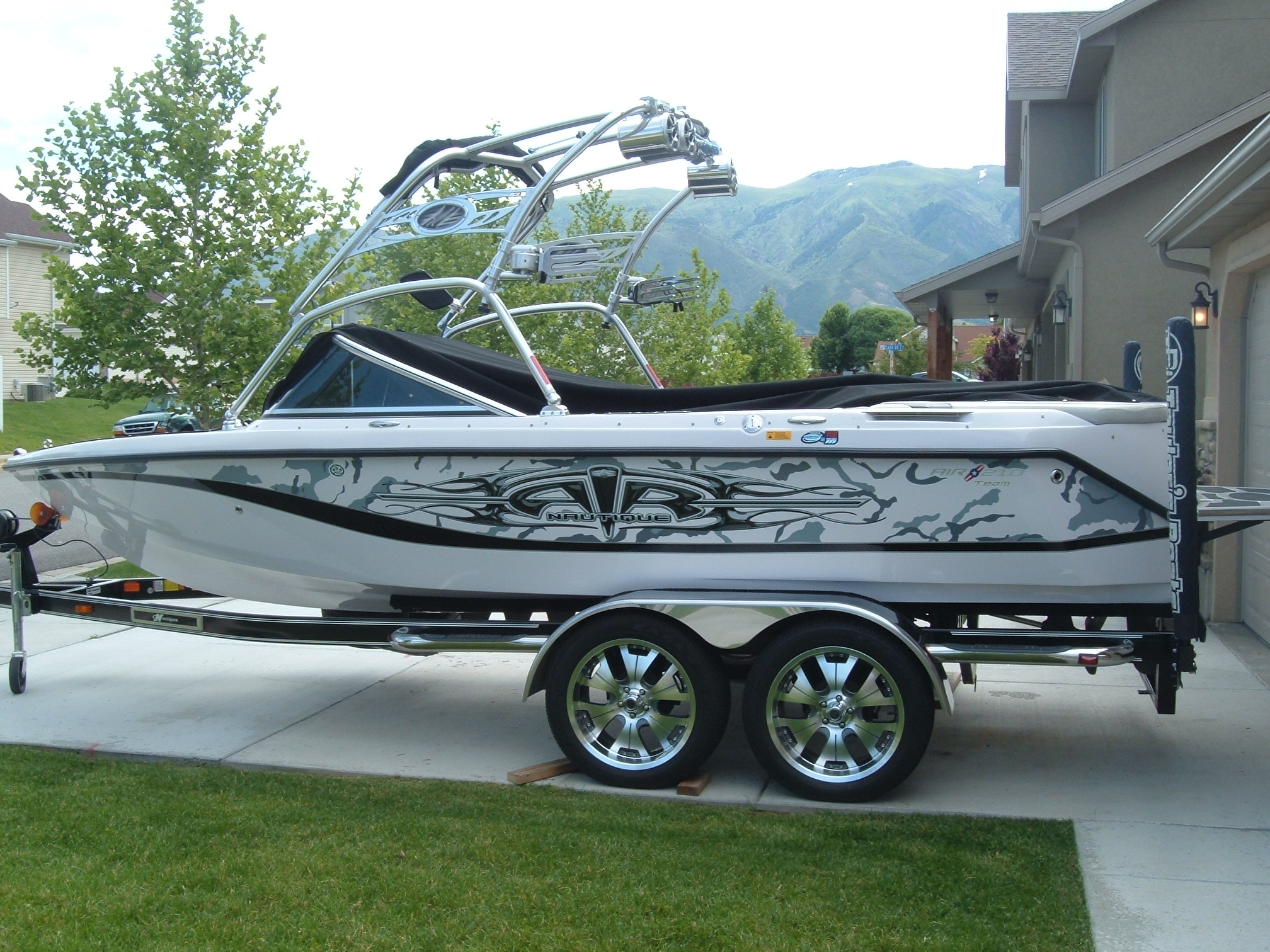 Click image for larger version

Name:	06_nautique_camo_001.jpg
Views:	2281
Size:	790.4 KB
ID:	371227