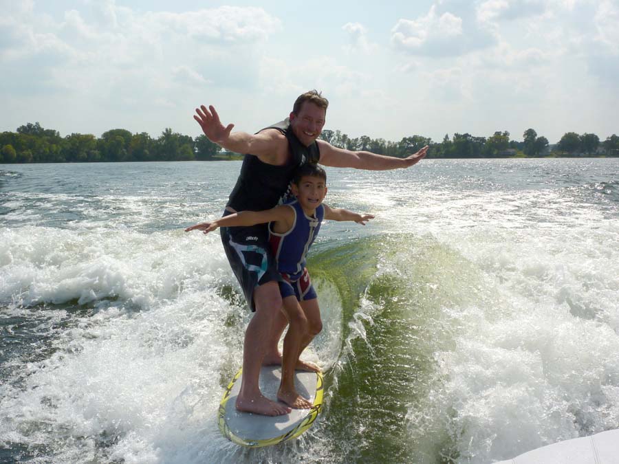 Click image for larger version

Name:	clay_surfin_04sep09__001.jpg
Views:	441
Size:	114.9 KB
ID:	371494