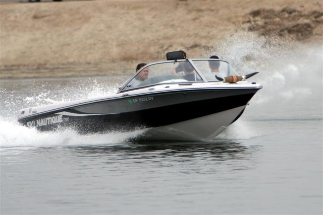 Click image for larger version

Name:	091107_ucsd_water_ski__58___small_.jpg
Views:	1303
Size:	38.1 KB
ID:	371720