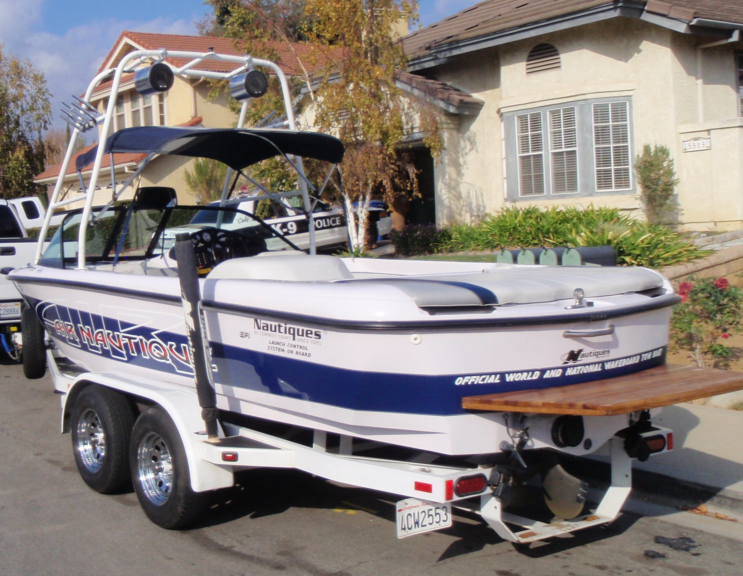Click image for larger version

Name:	nautique_015.jpg
Views:	3250
Size:	1.33 MB
ID:	371813