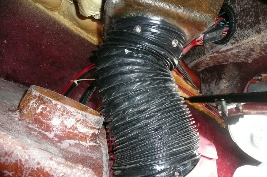 Click image for larger version

Name:	B - Remove airvent hose.jpg
Views:	936
Size:	99.7 KB
ID:	372593
