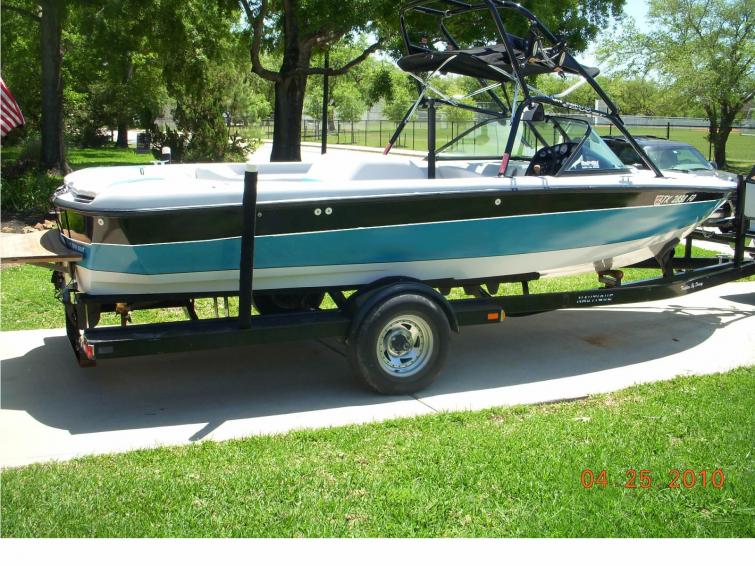 Click image for larger version

Name:	Boat NoDecals.jpg
Views:	331
Size:	99.6 KB
ID:	374373
