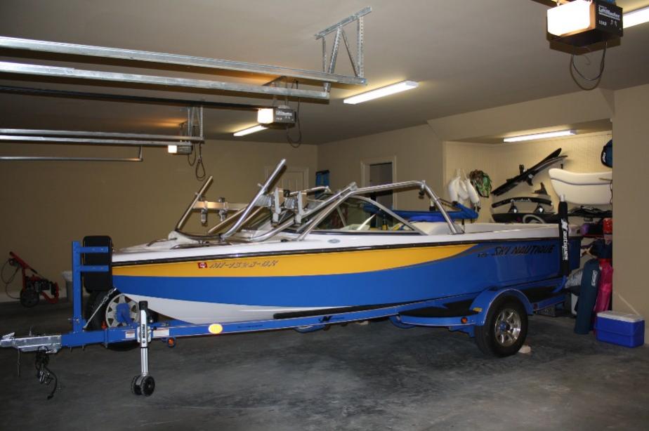 Click image for larger version

Name:	2009 Ski Nautique 206 Team 09.jpg
Views:	673
Size:	64.0 KB
ID:	374957