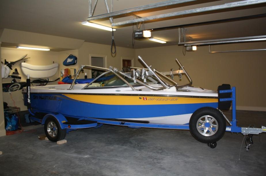 Click image for larger version

Name:	2009 Ski Nautique 206 Team 10.jpg
Views:	647
Size:	62.7 KB
ID:	374958