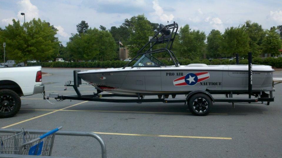 Click image for larger version

Name:	Nautique.jpg
Views:	419
Size:	71.1 KB
ID:	378977