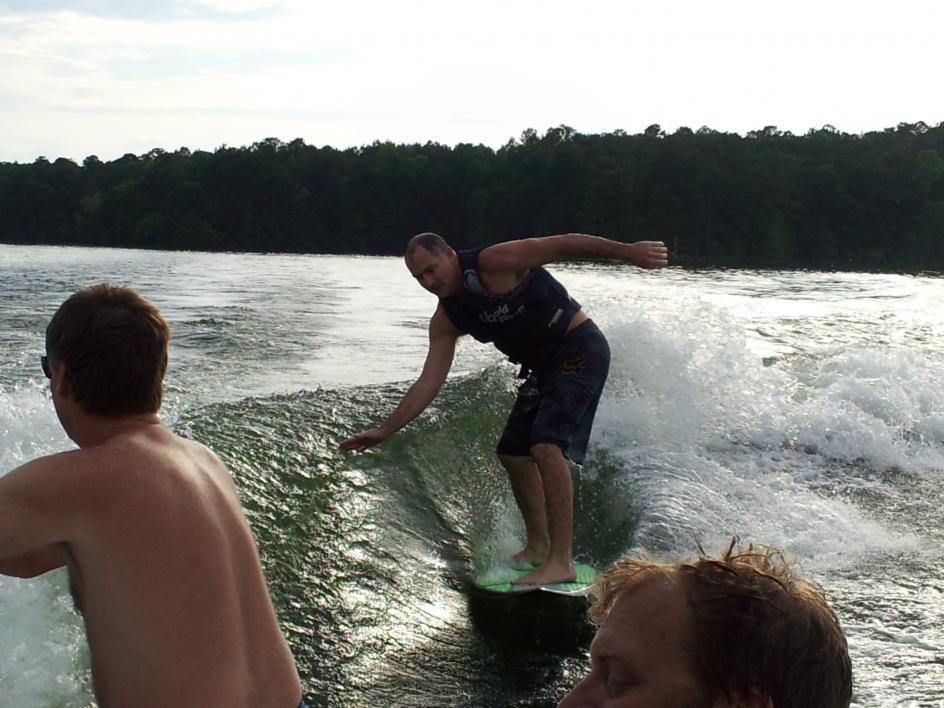 Click image for larger version

Name:	surfing 227.jpg
Views:	225
Size:	92.4 KB
ID:	379483